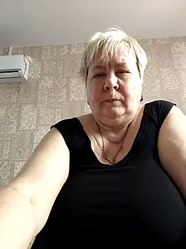 Snapshot of EffectFiona chatting on February 2025 10:28:02 AM EffectFiona online show from February 2025 10:28:02 AM