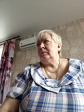Snapshot of EffectFiona chatting on February 2025 11:20:02 AM EffectFiona online show from February 2025 11:20:02 AM