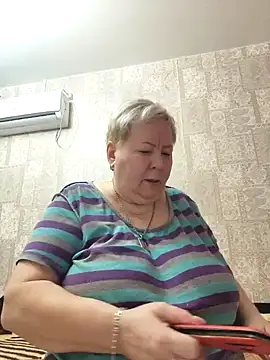 Snapshot of EffectFiona chatting on March 2025 10:45:02 PM EffectFiona online show from March 2025 10:45:02 PM