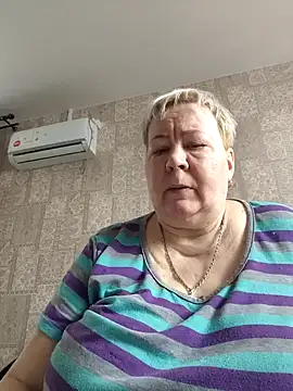 Snapshot of EffectFiona chatting on March 2025 04:19:01 AM EffectFiona online show from March 2025 04:19:01 AM
