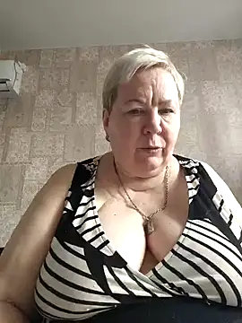 Snapshot of EffectFiona chatting on March 2025 11:19:01 AM EffectFiona online show from March 2025 11:19:01 AM