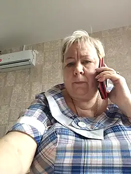 Snapshot of EffectFiona chatting on March 2025 11:00:01 AM EffectFiona online show from March 2025 11:00:01 AM