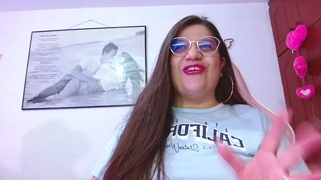 Snapshot of Amelie_Rousell chatting on October 2025 10:21:02 PM Amelie Rousell online show from October 2025 10:21:02 PM