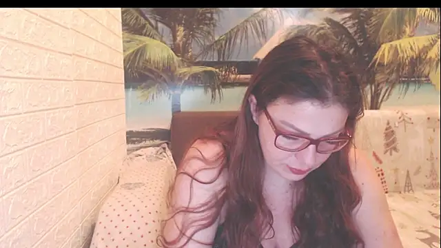 Queen  Natasha online show from October 2025 10:00:02 PM