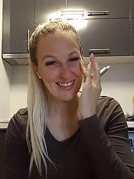 Snapshot of MaviePearl chatting on January 2025 08:51:01 AM MaviePearl online show from January 2025 08:51:01 AM