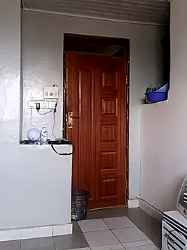 Prettybecs online show from November 2025 07:00:01 AM