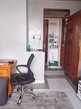 Prettybecs online show from November 2025 07:55:02 AM