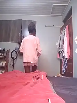 Prettybecs online show from December 2025 09:02:01 AM