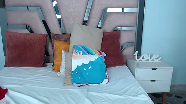 sophia hadid online show from March 2025 11:11:01 PM