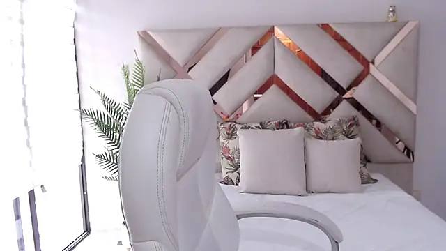 sophia hadid online show from March 2025 06:07:01 PM