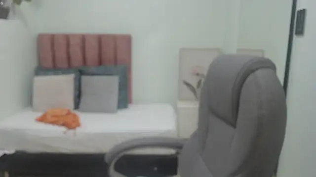 sophia hadid online show from March 2026 12:11:01 PM