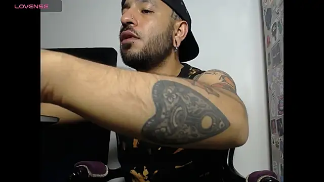 Snapshot of nika_1312 chatting on April 2026 03:51:01 AM nika 1312 online show from April 2026 03:51:01 AM