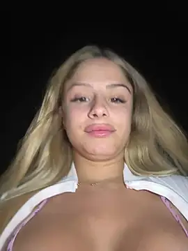 Snapshot of BritneyDimond chatting on December 2024 07:59:02 PM BritneyDimond online show from December 2024 07:59:02 PM