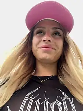 Snapshot of BritneyDimond chatting on December 2024 02:27:02 PM BritneyDimond online show from December 2024 02:27:02 PM