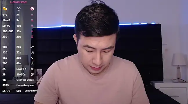 andrewmhilton  online show from March 2025 06:29:02 PM