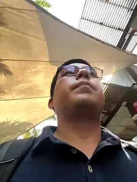 andrewmhilton  online show from November 2025 06:42:02 PM