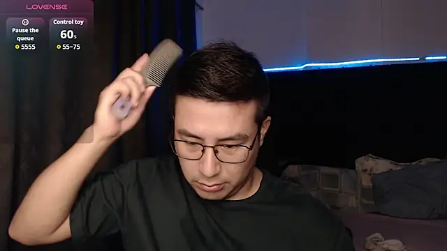 andrewmhilton  online show from December 2025 06:17:02 AM