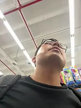 andrewmhilton  online show from December 2025 08:15:02 PM