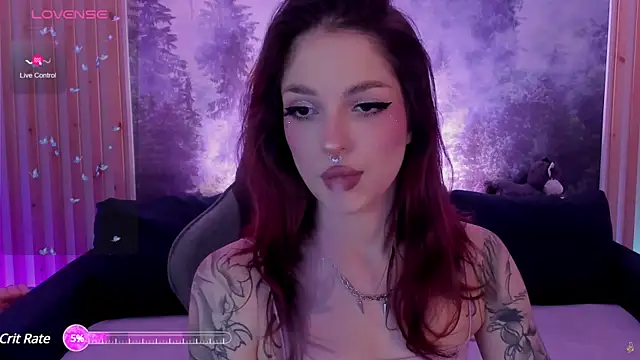 Snapshot of BratzieDarsie chatting on December 2024 08:18:01 AM BratzieDarsie online show from December 2024 08:18:01 AM