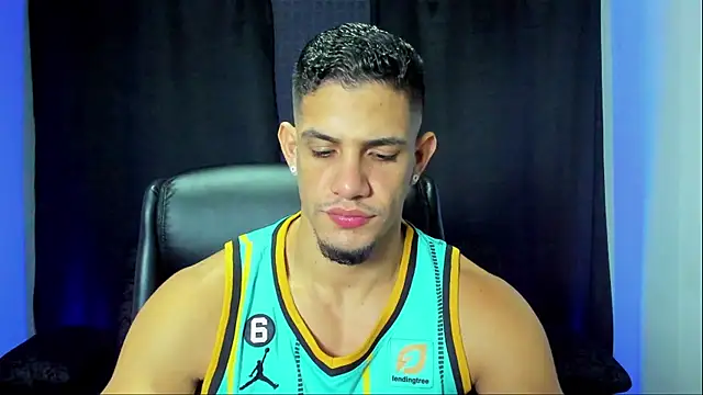 jhonnysnow17 online show from October 2025 05:52:01 AM