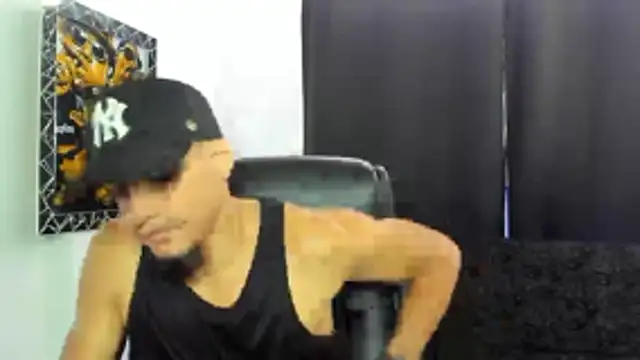 jhonnysnow17 online show from April 2026 01:46:01 PM
