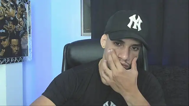 jhonnysnow17 online show from April 2026 04:49:02 AM