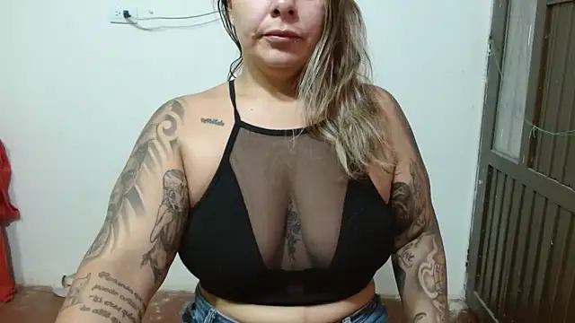 Snapshot of ChloexBigAss chatting on December 2025 04:45:02 PM ChloexBigAss online show from December 2025 04:45:02 PM