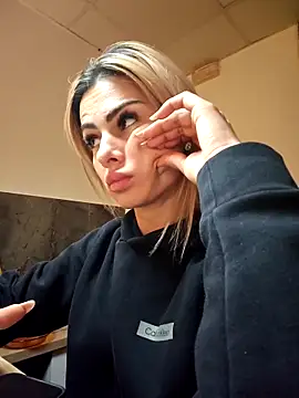 Snapshot of TiffanyMaze chatting on March 2026 07:13:01 AM TiffanyMaze online show from March 2026 07:13:01 AM