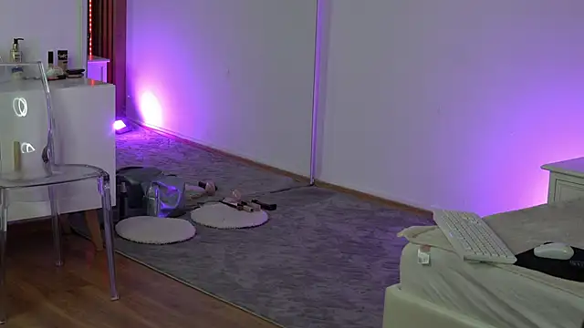 Snapshot of TiffanyMaze chatting on March 2026 06:40:02 AM TiffanyMaze online show from March 2026 06:40:02 AM