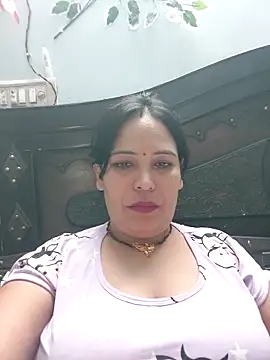 Poojabhabi101 online show from November 2025 07:39:01 AM
