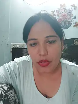 Poojabhabi101 online show from June 2026 07:25:02 AM