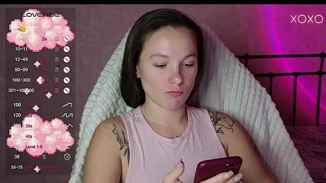 lil luna x online show from December 2024 03:37:02 PM