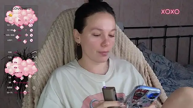 Snapshot of lil_luna_x chatting on February 2026 08:07:02 PM lil luna x online show from February 2026 08:07:02 PM