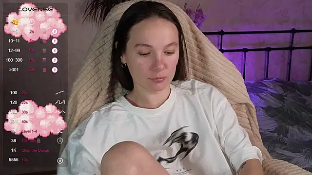 Snapshot of lil_luna_x chatting on March 2026 05:25:01 PM lil luna x online show from March 2026 05:25:01 PM