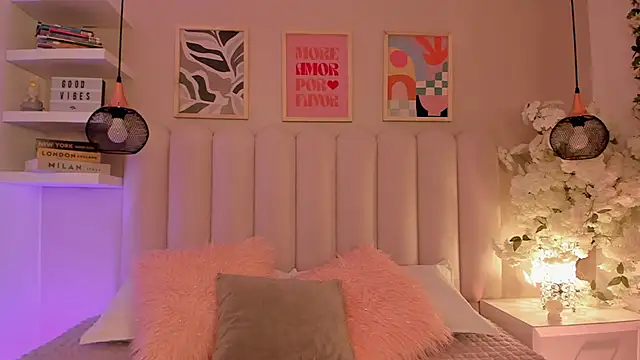 cute  cherry  online show from November 2025 08:53:01 PM