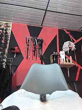 mal x online show from October 2025 02:01:01 PM