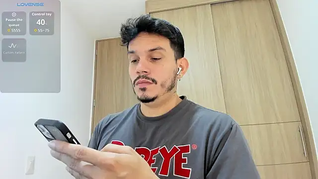 Snapshot of alejandro_stark chatting on November 2025 08:02:02 AM alejandro stark online show from November 2025 08:02:02 AM