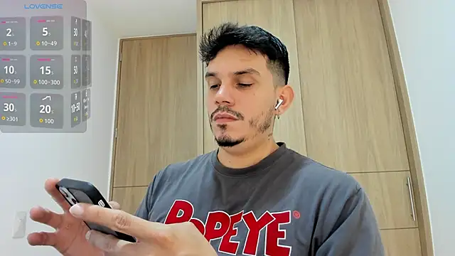 Snapshot of alejandro_stark chatting on November 2025 01:33:02 PM alejandro stark online show from November 2025 01:33:02 PM