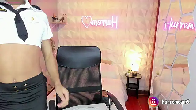 hurrencam online show from October 2025 01:20:01 PM