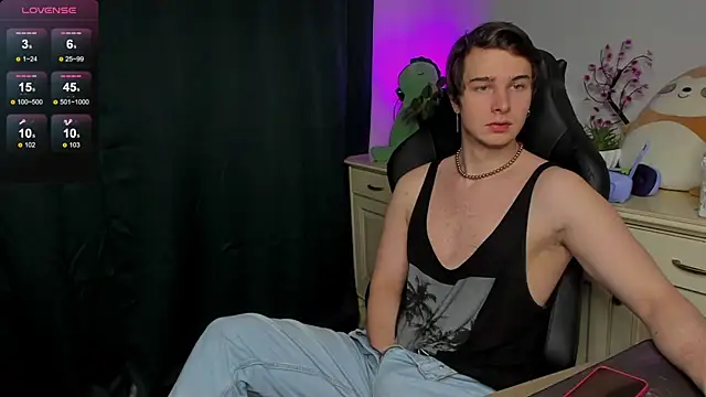 Vincent Strong online show from October 2025 08:33:02 AM