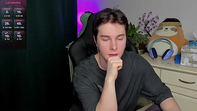 Vincent Strong online show from February 2026 01:17:01 PM