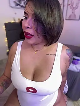 Snapshot of GigiiStone chatting on January 2025 09:37:01 PM GigiiStone online show from January 2025 09:37:01 PM