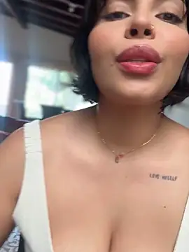 GigiiStone online show from October 2025 03:20:01 PM