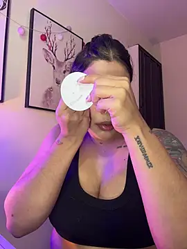 GigiiStone online show from January 2026 06:44:02 PM