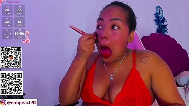 Snapshot of samanthaabloom chatting on July 2026 02:06:02 AM samanthaabloom online show from July 2026 02:06:02 AM