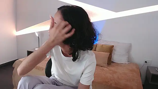 hot little bunny online show from December 2024 09:09:01 PM