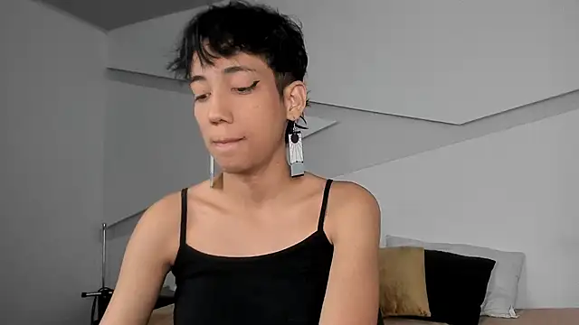 hot little bunny online show from February 2025 08:37:01 PM