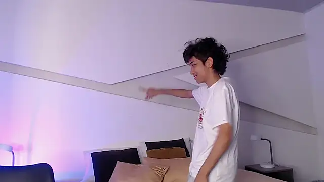 hot little bunny online show from March 2025 09:37:01 PM