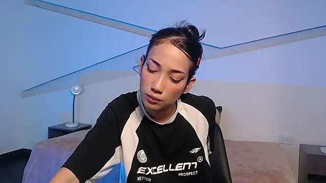 hot little bunny online show from January 2026 10:01:01 PM