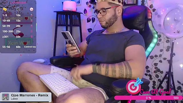 Xein WoIf online show from October 2025 02:33:01 AM